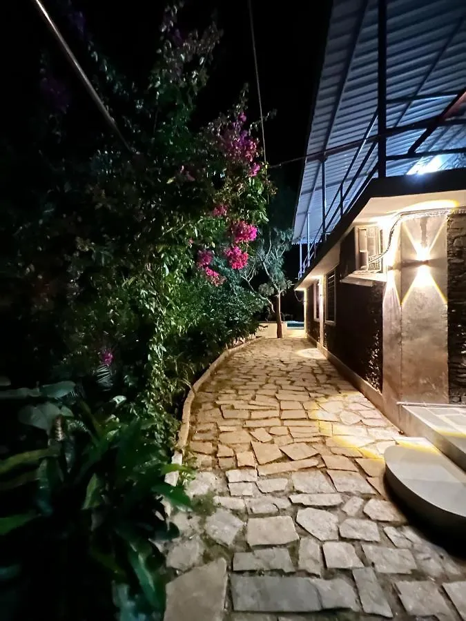 The Riverside Estate - 3Bedroom Private Pool Villa In Udaipur 0*,